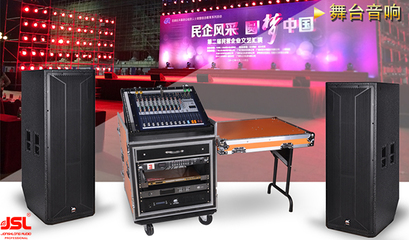 “瞬间炸场X深度沉浸” 台上演员被拍湿裤脚，台下听众泪中竖手指